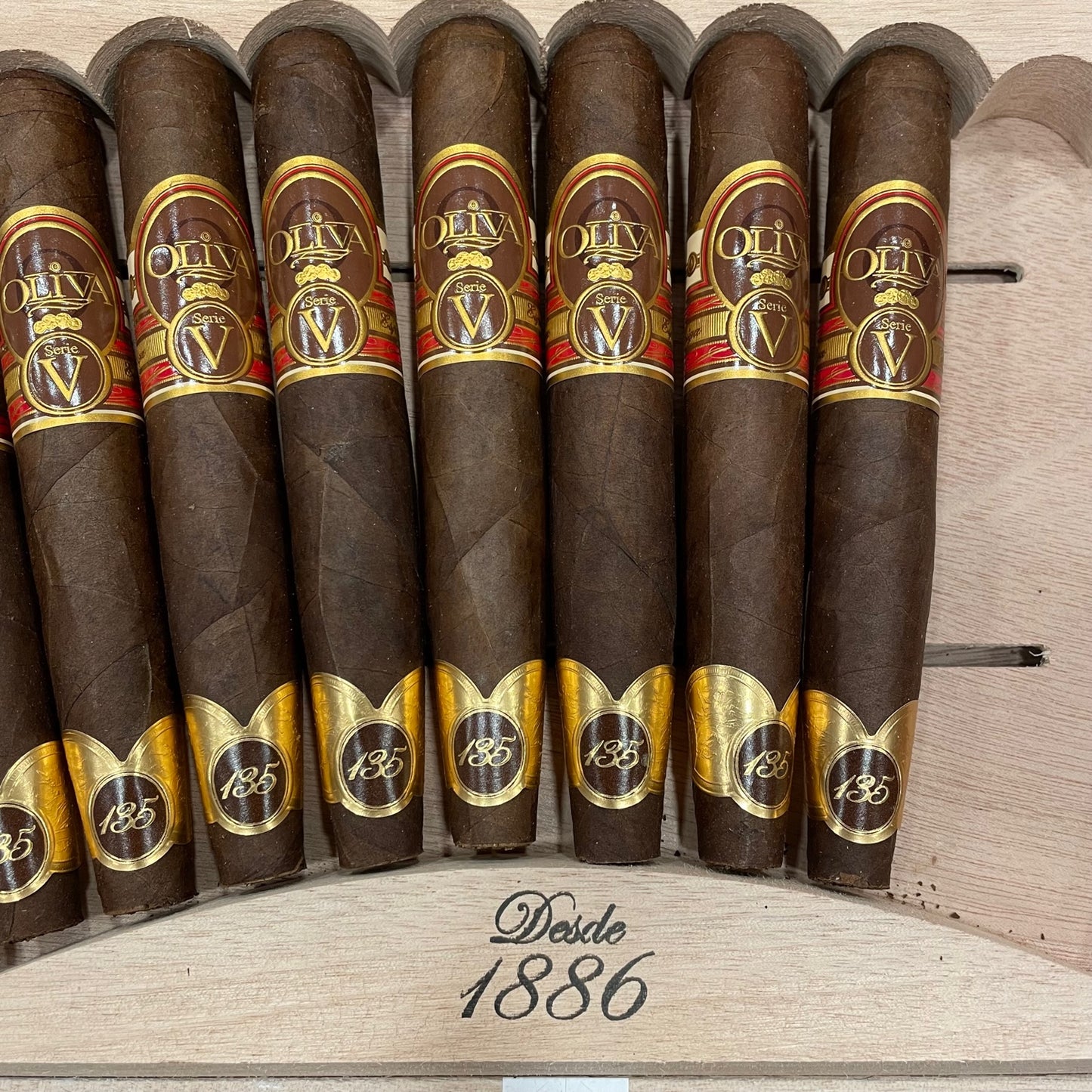 Oliva 135 Anniversary serie V Edition Real